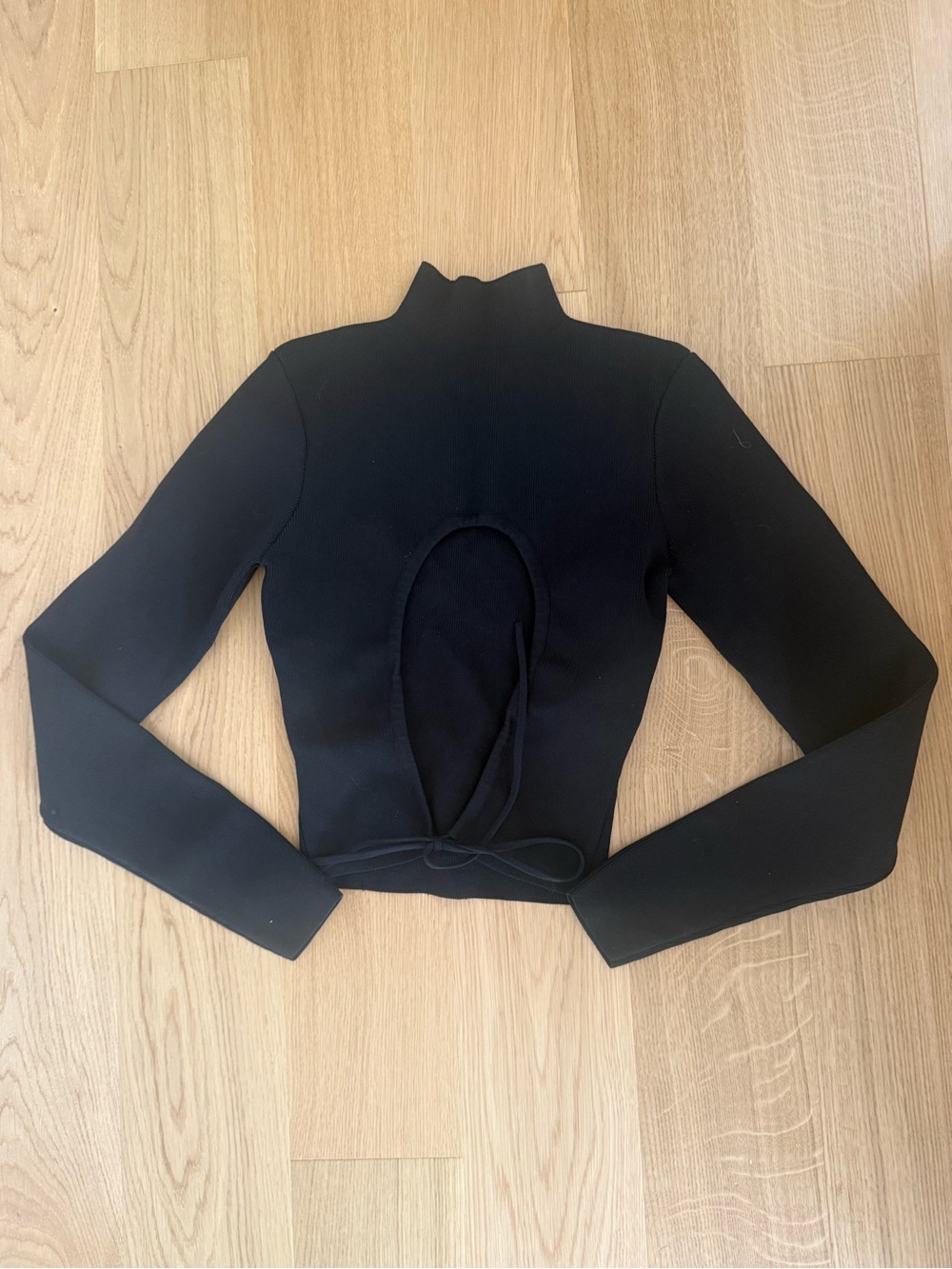 Tiger Mist Black Open-Back Long Sleeve Top
